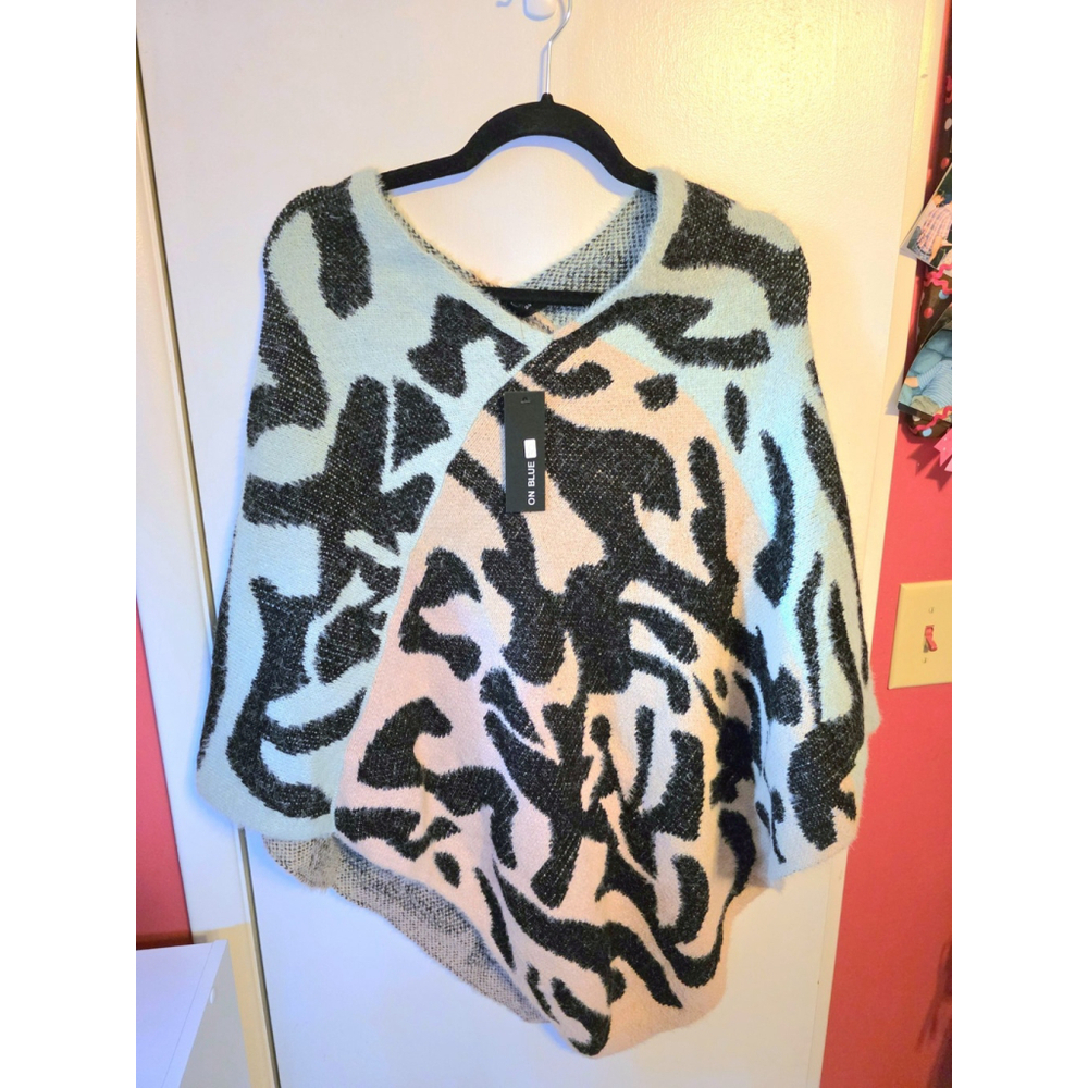 CHERISH OMBRE LEO Poncho Small/Medium NWT